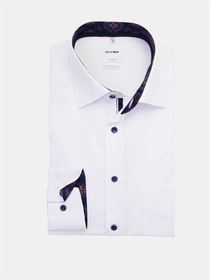 Olymp hvid herreskjorte med kontrast mønster i krave og manchet. Comfort Fit 1088 64 00